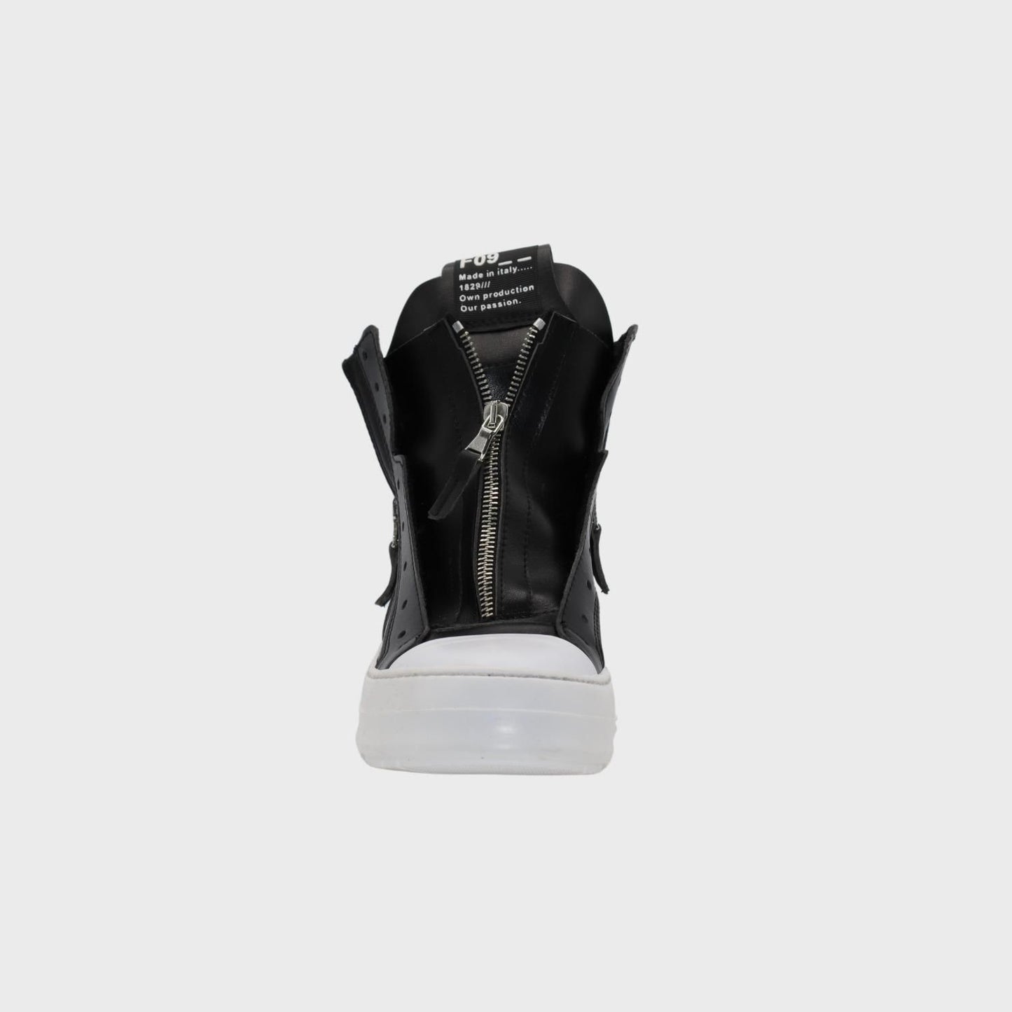 Scarpe F09 mod Rick Nero suola bianca