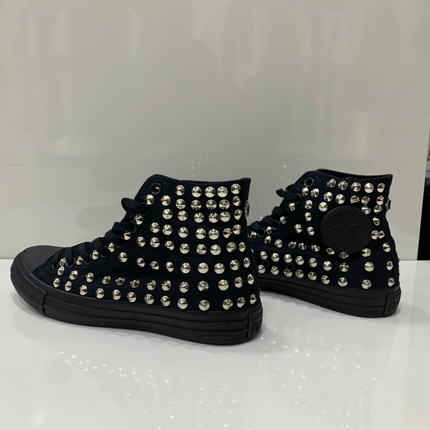 Converse All star Monochrome Nere Alte personalizzate con Borchie Argento Stella