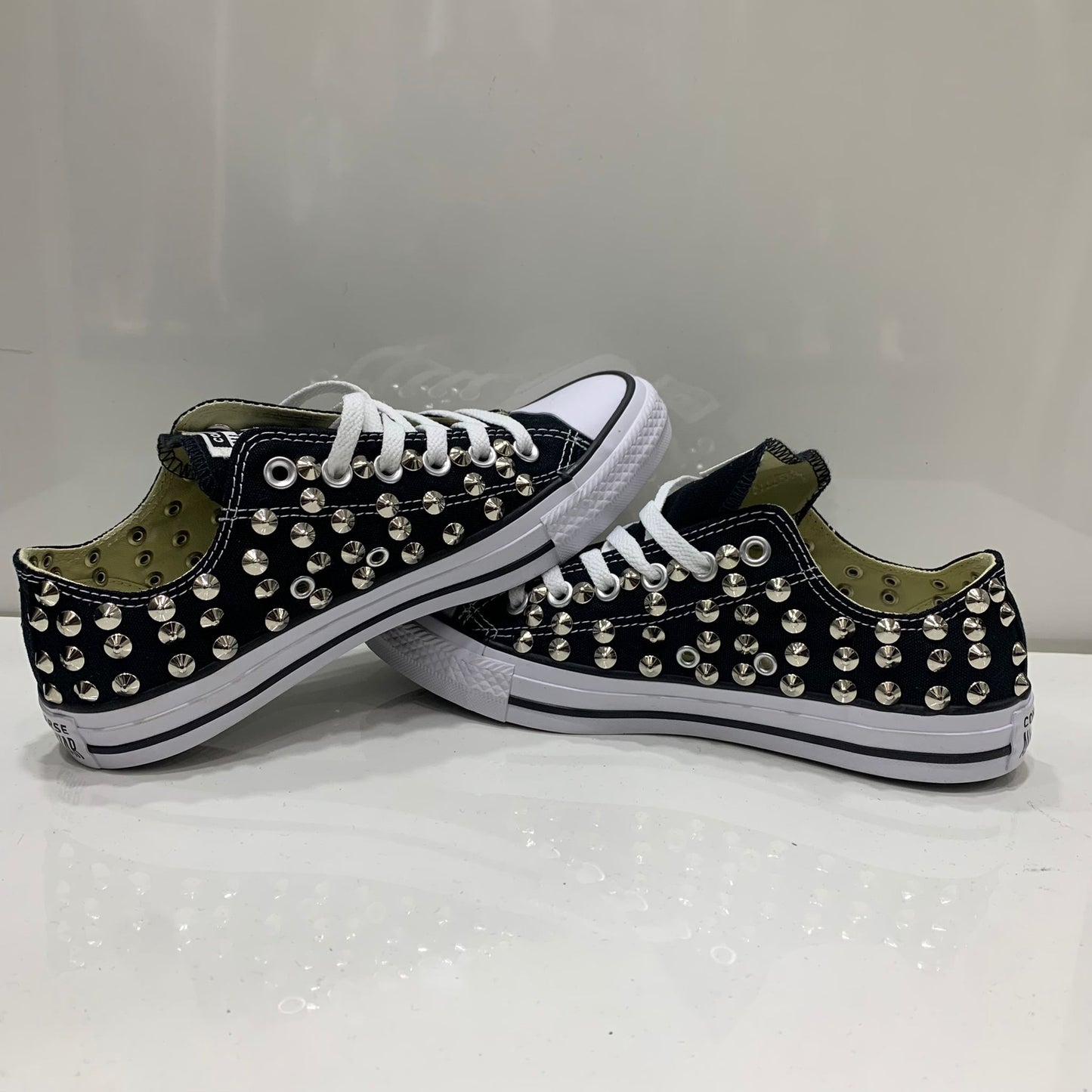 Converse All Star Nere basse personalizzate  con Borchie Argento