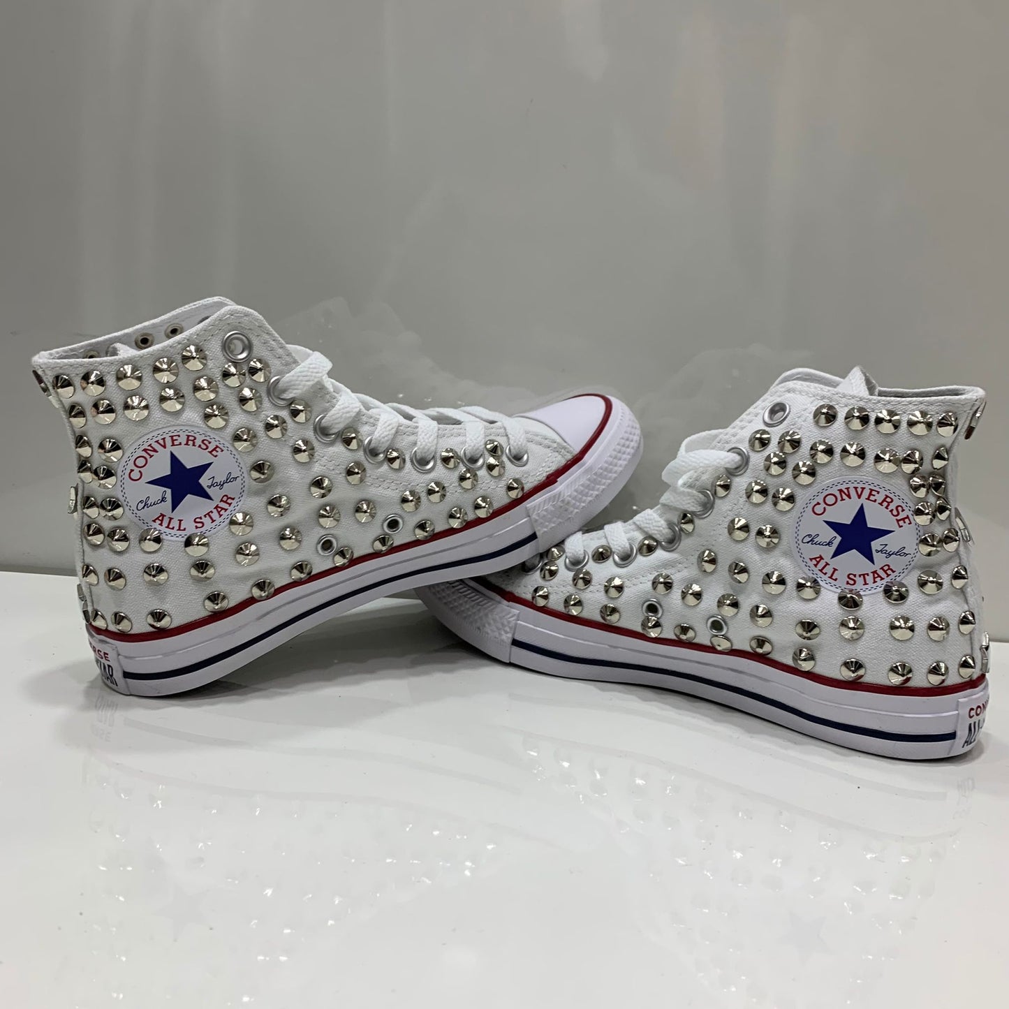 Converse Bianche Alte All star personalizzate con Borchie Argento Stelle